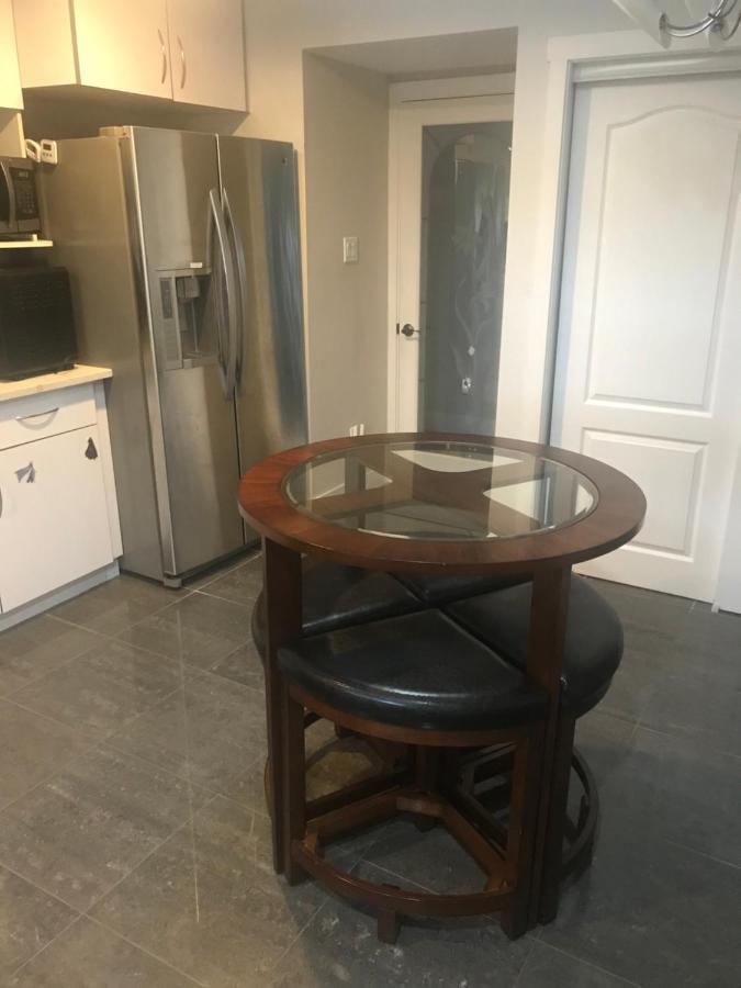 Spacious And Bright Large Suite With Separate Bathroom Richmond Exterior photo