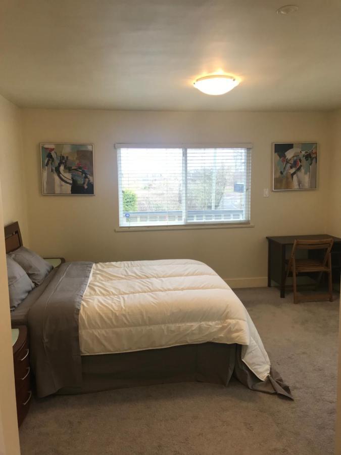 Spacious And Bright Large Suite With Separate Bathroom Richmond Exterior photo